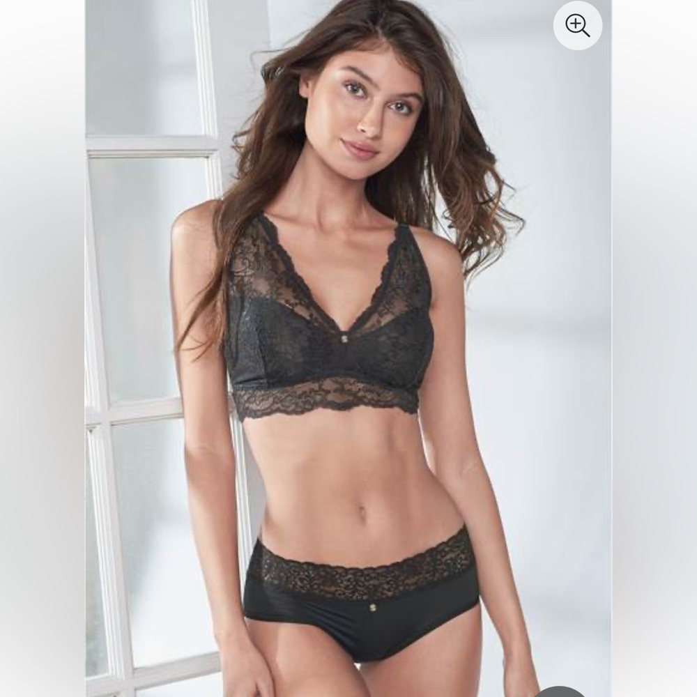 Pearl By Venus® Lace Bralette Size M.